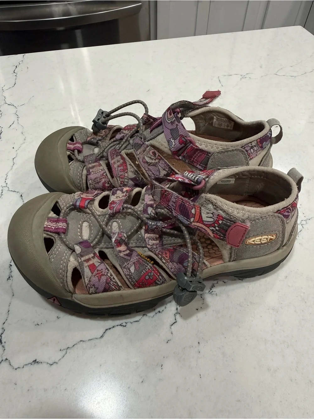 KEEN Newport H2 Kids Closed-Toe Strappy Sandals Bungee Gray/Purple US 2